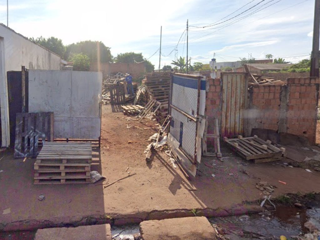 Foto de Terreno em leilão no bairro Parque Hipódromo em Ribeirão Preto - SP