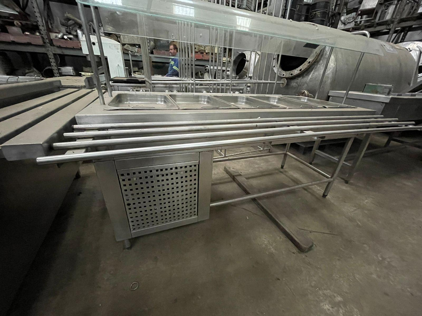 Foto de RECHAUD EM AÇO INOX COM 4 CUBAS