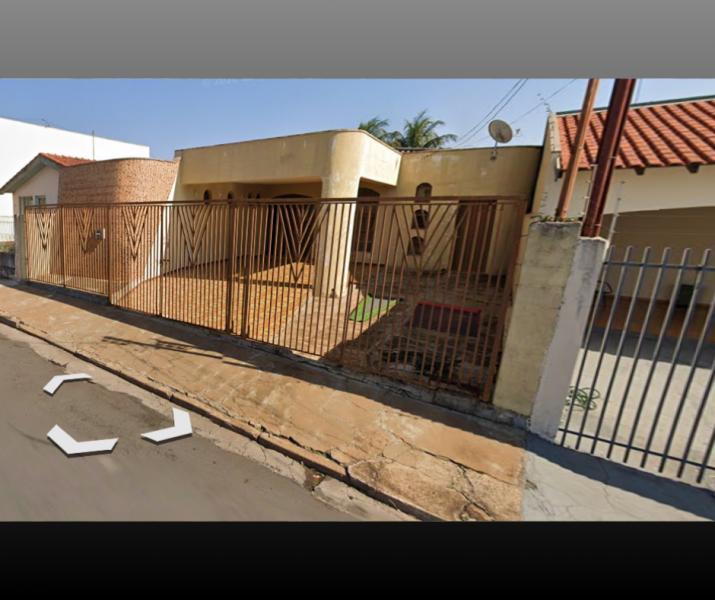 Foto de Casa em leilão no bairro Vila Ebenezer em Assis - SP