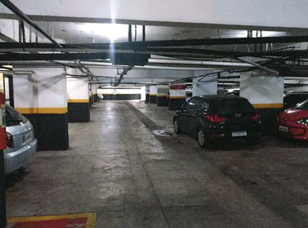 Foto de Vaga de Garagem em leilão no Edifício Boulevard Center em Guarujá - SP