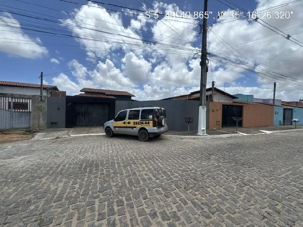 Foto de Casa em leilão no bairro Estivas em Extremoz - RN