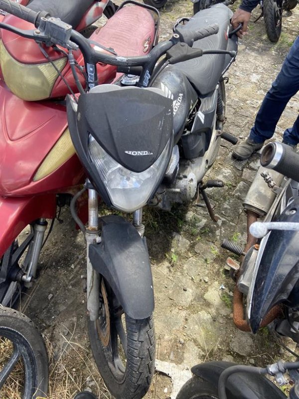 Foto de HONDA/CG 150 TITAN ESD, ANO/MOD 2012/2013, COR PRETA, COMBUSTIVEL ALCOOL/GASOLINA, PLACA OHI2881 - AL, RENAVAM 527657123, ID CHASSI 9C2KC165
