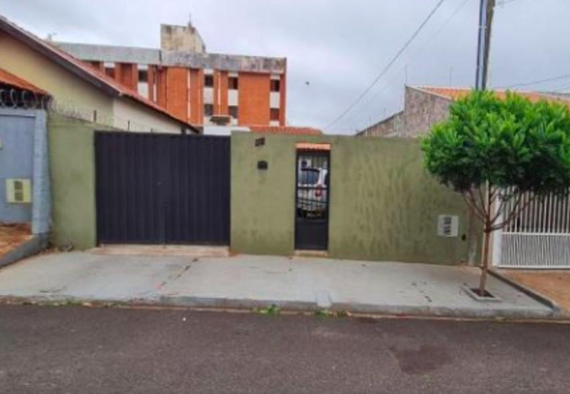 Foto de Casa em leilão no bairro Jardim Paraná em Assis - SP