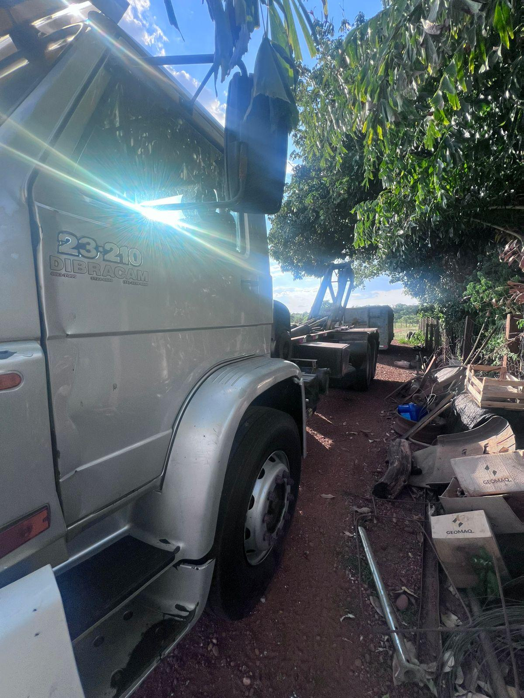 Foto de CAMINHÃO VOLKSWAGEN 23-210 ROLON COM 03 CAÇAMBAS ANO 2003/2004 - ID: #3542028