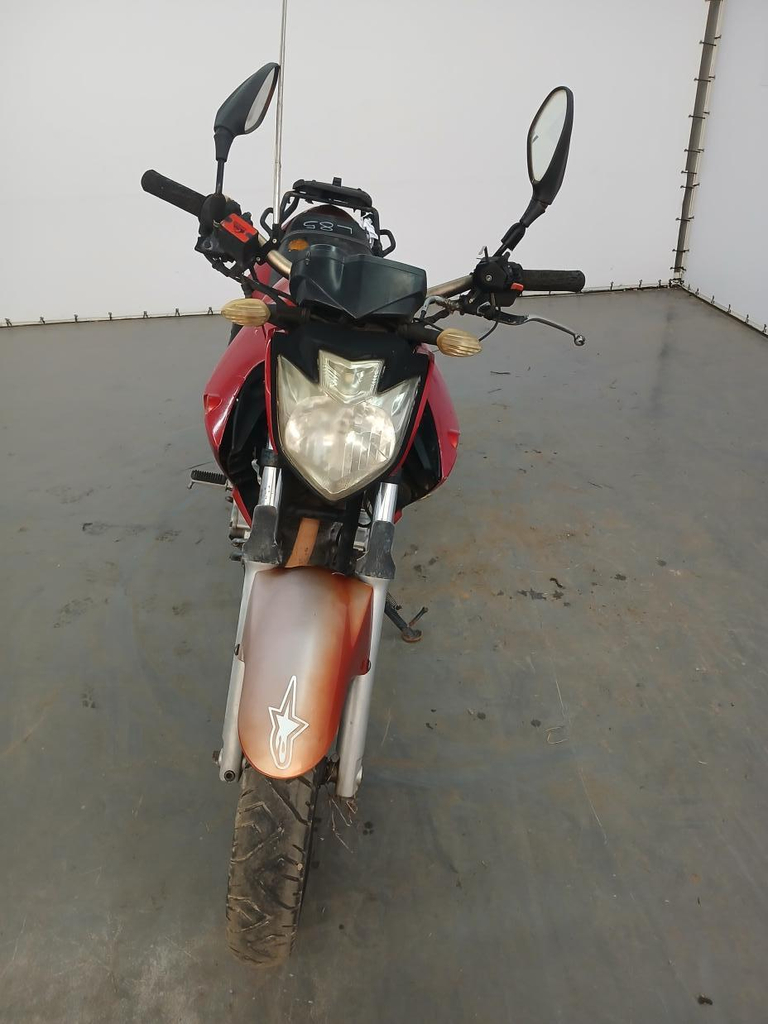 Foto de YAMAHA FAZER YS250 FAZER YS250 2011 2012 VERMELHA
