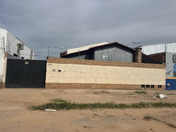 Foto de Casa em leilão no bairro Santa Cruz em Luís Eduardo Magalhães - BA