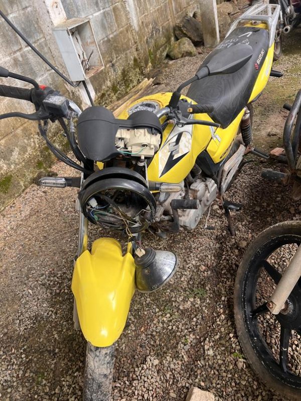 Foto de JTA-SUZUKI/GSR150I, ANO/MOD 2012/2013, COR AMARELO, COMBUSTIVEL GASOLINA, PLACA ORM0490 - AL, RENAVAM 595705650, ID CHASSI 9CDNG4AAJDM201790