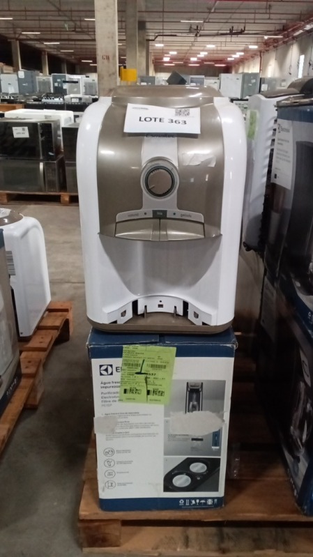 Foto de BEBEDOURO ESMALTEC EGM30 MN 220V BC. | PURIFICADOR ELECTROLUX PA21G BC BIV