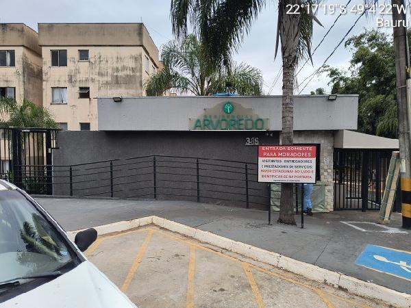 Foto de Apartamento em leilão no Residencial Arvoredo em Bauru - SP