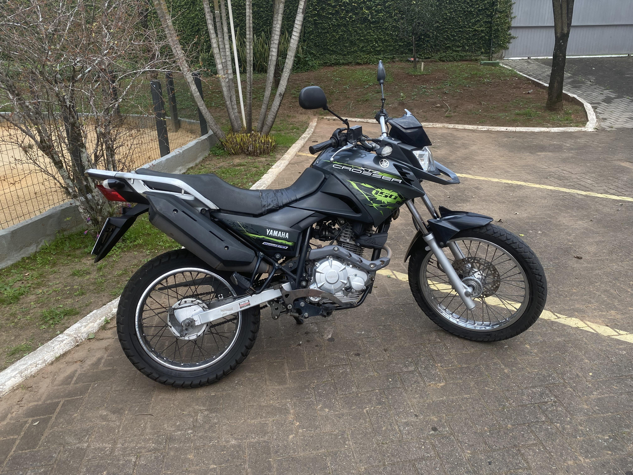 Foto de YAMAHA XTZ 150 CROSSER ED 2015 - PREÇO MÉDIO FIPE R$ 12.500
