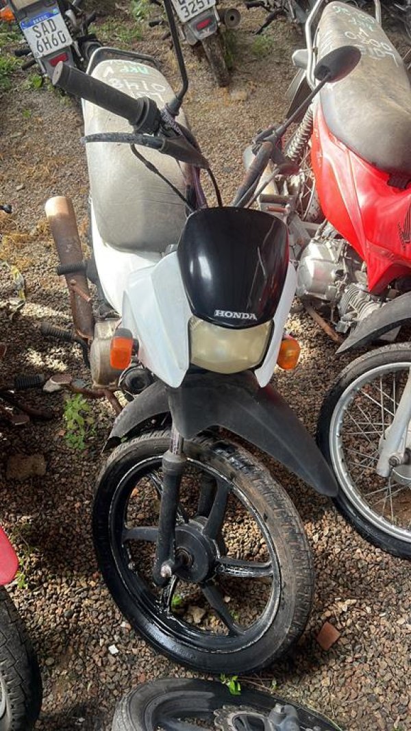 Foto de HONDA/POP100, ANO/MOD 2011/2011, COR PRETO, COMBUSTIVEL GASOLINA, PLACA NMF8893 - AL, RENAVAM 322371660, ID CHASSI 9C2HB0210BR424016, ID MOT