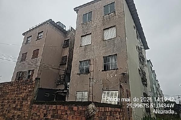 Foto de Apartamento em leilão no bairro Maria Regina em Alvorada - RS