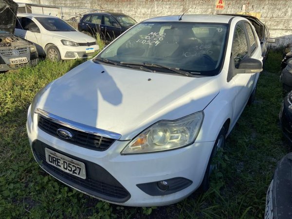 Foto de I/FORD FOCUS HC FLEX, ANO/MOD 2013/2013, COR BRANCA, COMBUSTIVEL ALCOOL/GASOLINA, PLACA ORE0527 - AL, RENAVAM 575451904, ID CHASSI 8AFUZZFHC