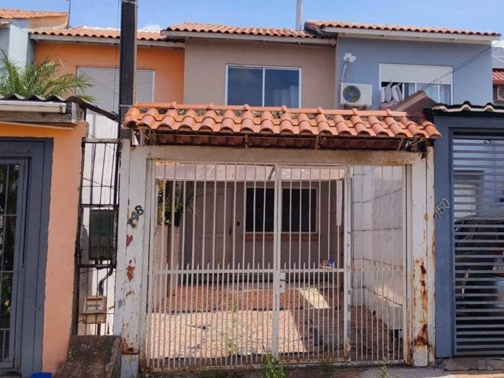 Foto de Casa em leilão no Condomínio Residencial Moradas do Bosque I em Cachoeirinha - RS