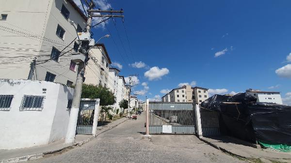 Foto de Apartamento em leilão no bairro Tomba em Feira De Santana - BA