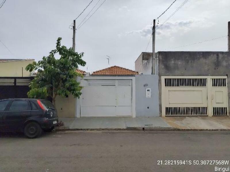 Foto de Casa em leilão no bairro Jardim Sant'ana em Birigui - SP