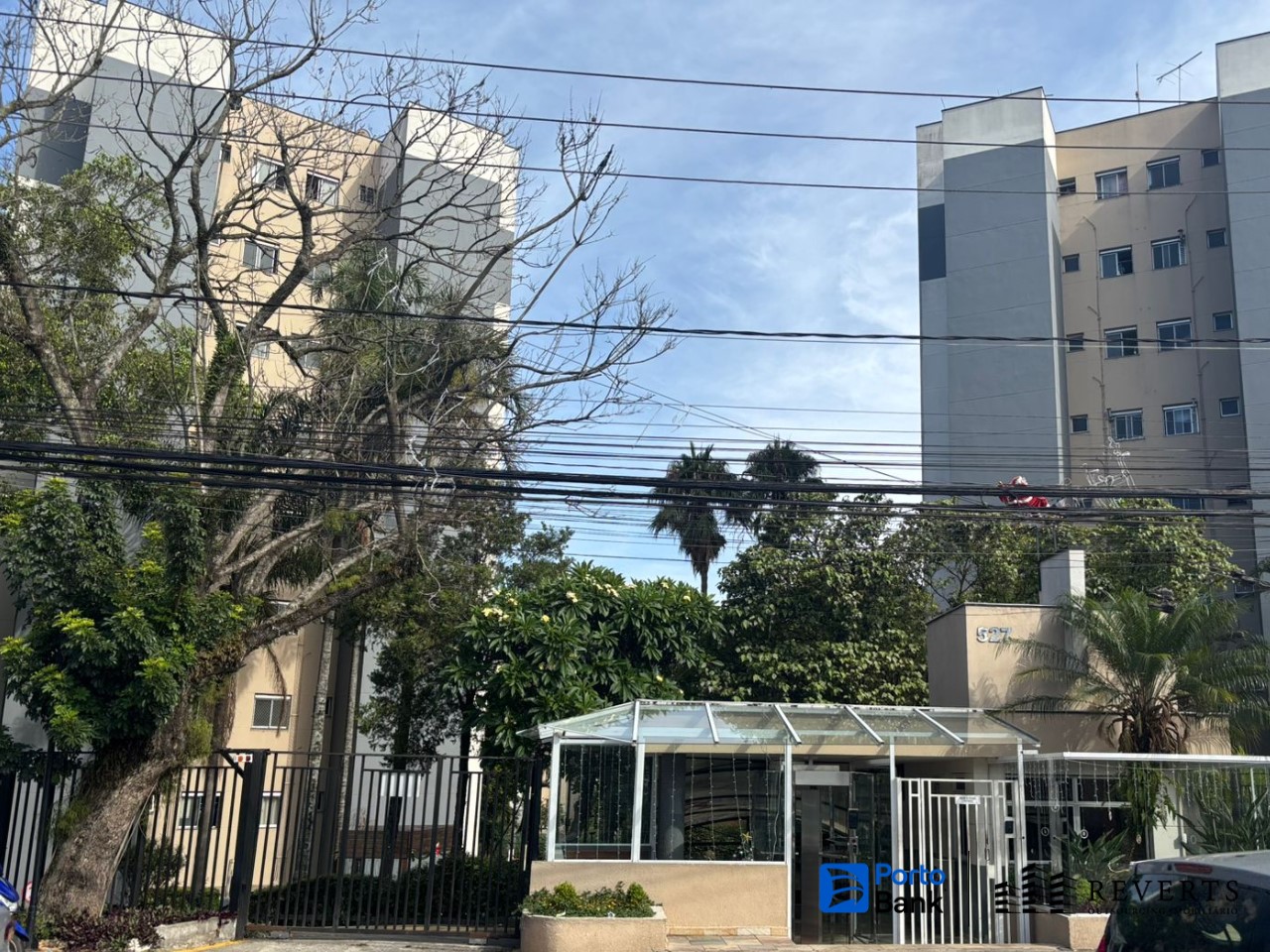 Foto de Apartamento em leilão no Condomínio Chácara das Flores em São Paulo - SP