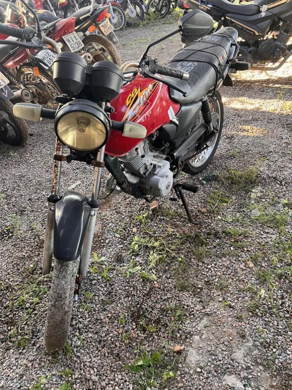 Foto de HONDA/CG 125 TITAN KS, ANO/MOD 2000/2001, COR VERMELHO, COMBUSTIVEL GASOLINA, PLACA MVI3680 - AL, RENAVAM 749544899, ID CHASSI 9C2JC30101R05