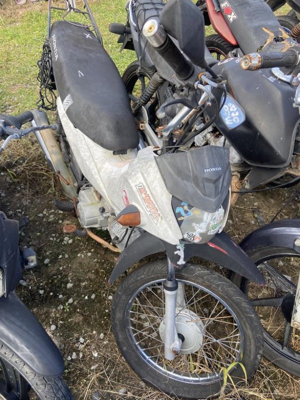 Foto de HONDA/POP 110I, ANO/MOD 2020/2020, COR BRANCA, COMBUSTIVEL GASOLINA, PLACA QWI9E62 - AL, RENAVAM 1225215860, ID CHASSI 9C2JB0100LR021494, ID
