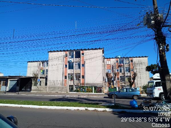 Foto de Apartamento em leilão no bairro Guajuviras em Canoas - RS