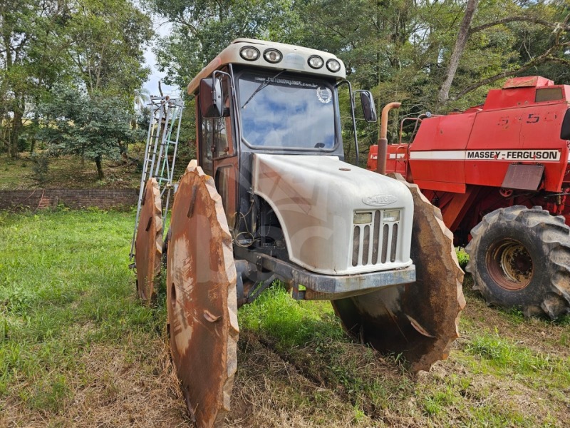 Foto de TRATOR PULVERIZADOR MARCA CATTONI 2057C