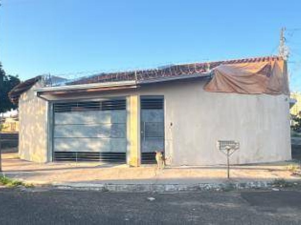 Foto de Casa em leilão no bairro Jardim Solange em Bauru - SP