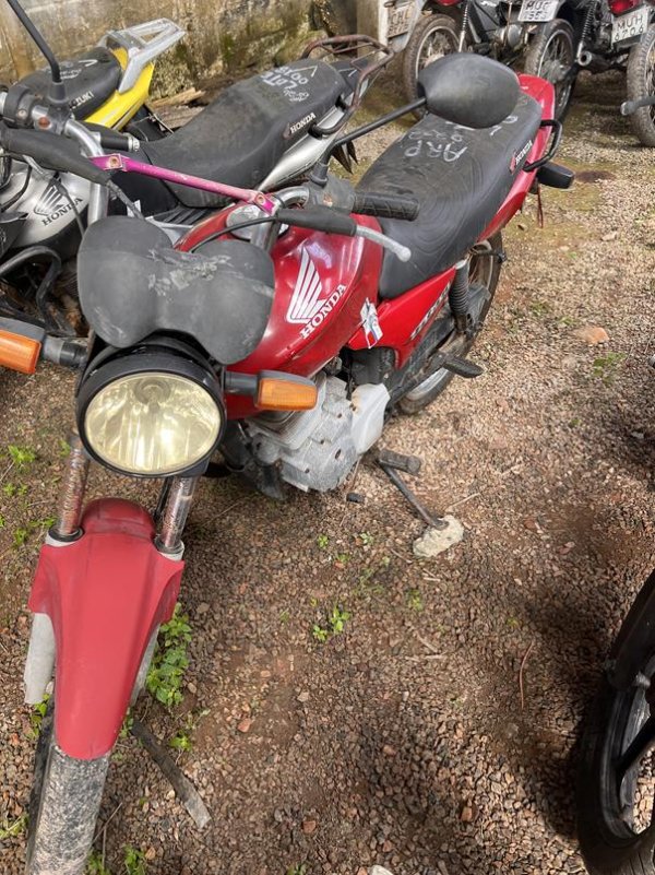 Foto de HONDA/CG 150 TITAN KS, ANO/MOD 2004/2004, COR VERMELHO, COMBUSTIVEL GASOLINA, PLACA MUY4686 - AL, RENAVAM 831880244, ID CHASSI 9C2KC08104R06