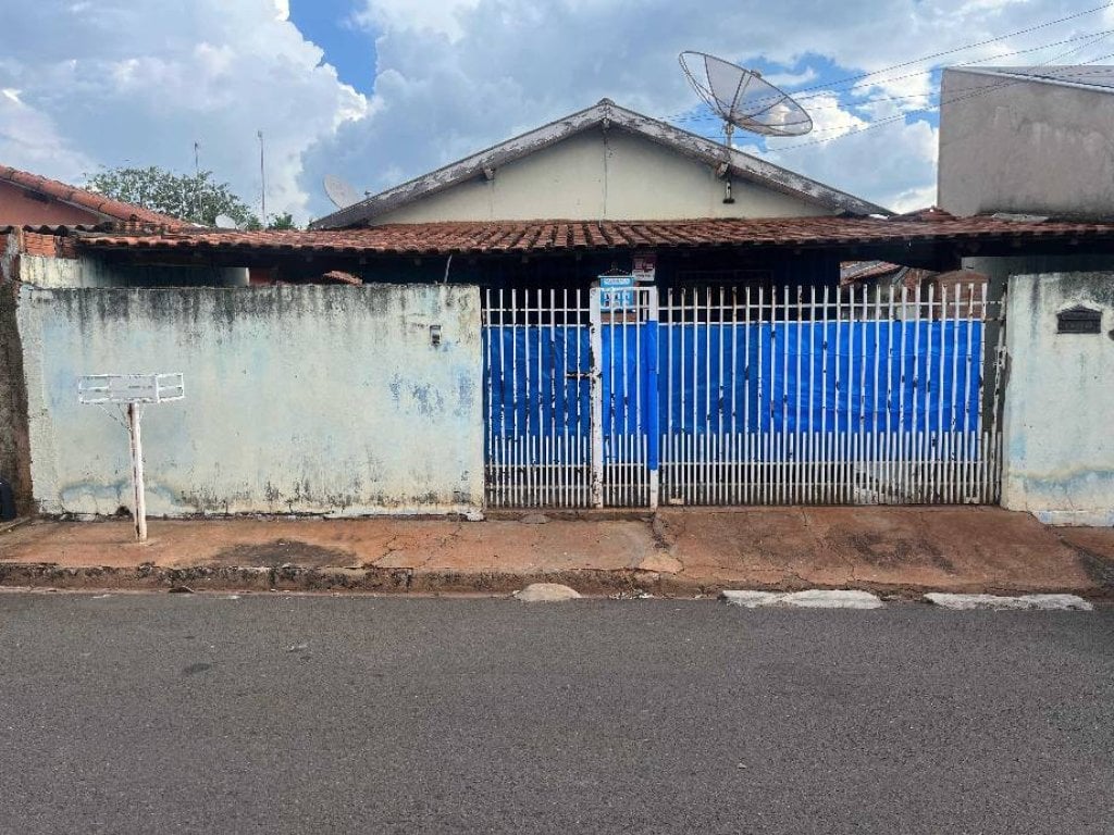 Foto de Casa em leilão no bairro Centro em Castilho - SP