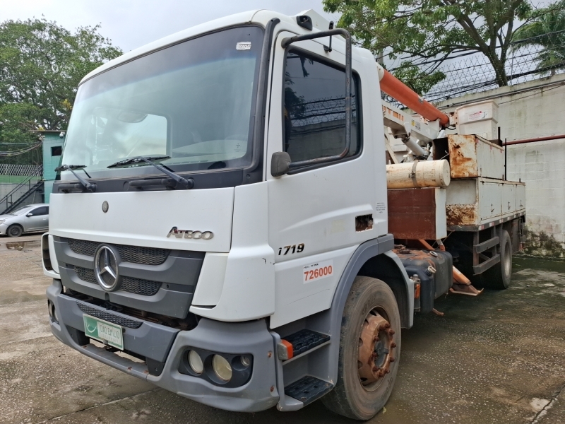 Foto de MERCEDES-BENZ/ATEGO 1719 (CARROCERIA ABERTA, CESTO AEREO E SEM CABINE SUPLEMENTAR)