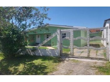 Foto de Casa em leilão no bairro Santa Terezinha em Imbé - RS