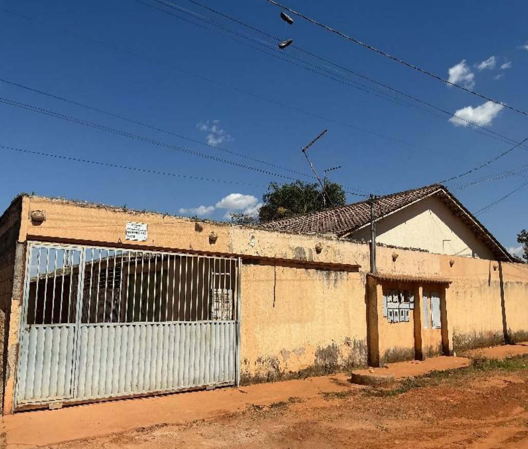Foto de CIDADE OCIDENTAL (GO) Descrição legal: Imóvel Urbano: Casa nº 04, com área privativa de 56,51m², localizad