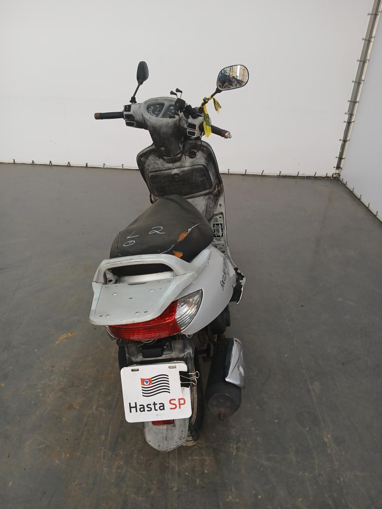 Foto de JTA SUZUKI AN125 SUZUKI AN125 2008 2009 PRATA