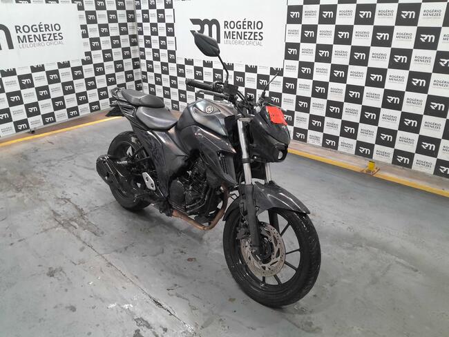 Foto de MOTO YAMAHA FZ25 FAZER 2024/2024 FLEX
