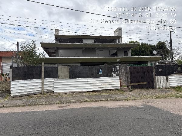 Foto de Casa em leilão no bairro Vila Jardim em Porto Alegre - RS