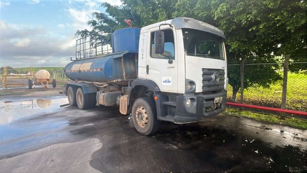 Foto de CAMINHÃO DE BOMBEIRO VW/31.330 CRC 6X4, ANO/MOD 2014/2014, COR BRANCA, COMBUS DIESEL, PLACA QKO3014, Nº 2361. (APROX. 308.452 KMS RODADOS)
