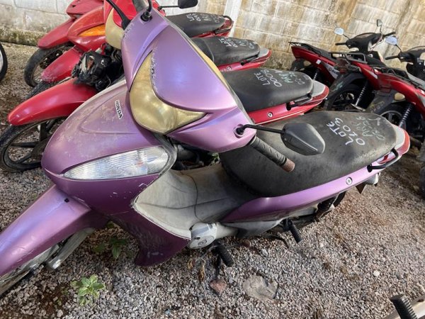 Foto de HONDA/BIZ 125 ES, ANO/MOD 2012/2012, COR ROSA, COMBUSTIVEL ALCOOL/GASOLINA, PLACA NMM2213 - AL, RENAVAM 463809726, ID CHASSI 9C2JC4820CR0299