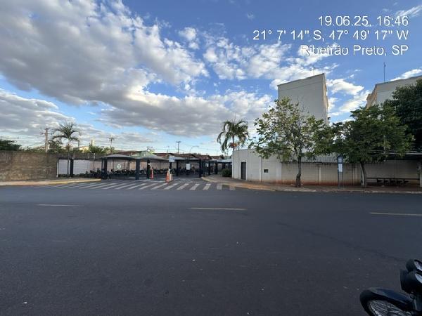 Foto de Apartamento em leilão no Parque dos Pinus em Ribeirão Preto - SP