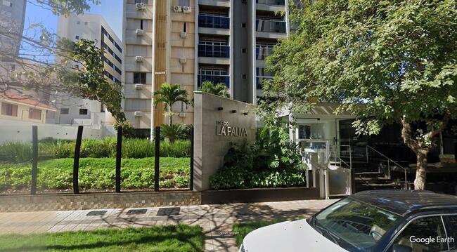 Foto de Apartamento em leilão no Edifício La Palma em Maringá - PR