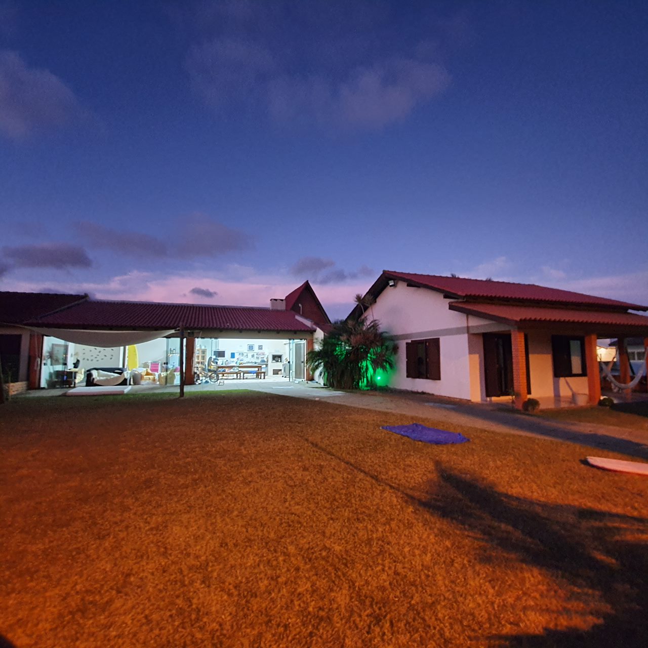 Foto de Torres/Rio Grande do Sul: Imóvel 200m² e 2 Terrenos - Beira Mar Litoral - Balneário Paraíso