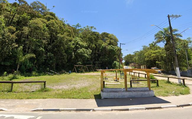 Foto de Terreno na rua olha para o terreno mede - Leilão em São Paulo/SP