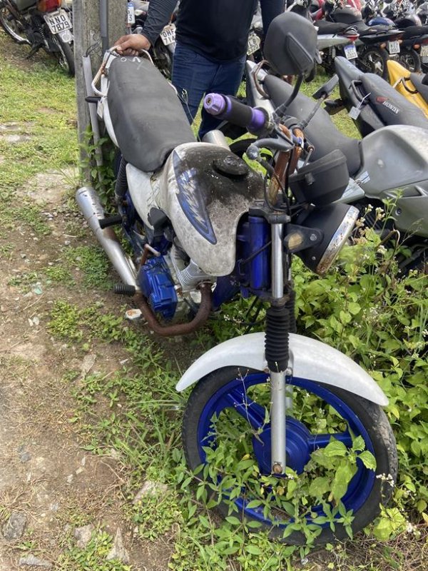 Foto de HONDA/CG 125 CARGO, ANO/MOD 2002/2003, COR BRANCA, COMBUSTIVEL GASOLINA, PLACA MUS8369 - AL, RENAVAM 795987897, ID CHASSI 9C2JC30303R102010