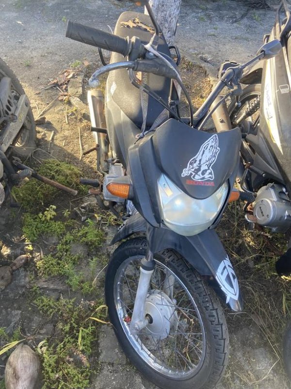 Foto de HONDA/POP 110I, ANO/MOD 2015/2016, COR PRETA, COMBUSTIVEL GASOLINA, PLACA QLD5200 - AL, RENAVAM 1074228771, ID CHASSI 9C2JB0100GR022538, ID