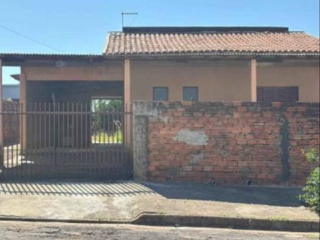 Foto de Casa em leilão no Parque Residencial Itamarati em Adamantina - SP