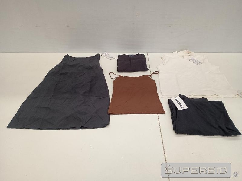 Foto de ITENS DIVERSOS: LIXEIRA 30L OU, VENTILADOR DE PAREDE, MALA DE VIAGEM, TABUA DE PASSAR, ROUPAS DIVERSAS, CALÇADOS DIVERSOS E OUTROS (APROX. 412 UND) (Ref.: SB0032769)
