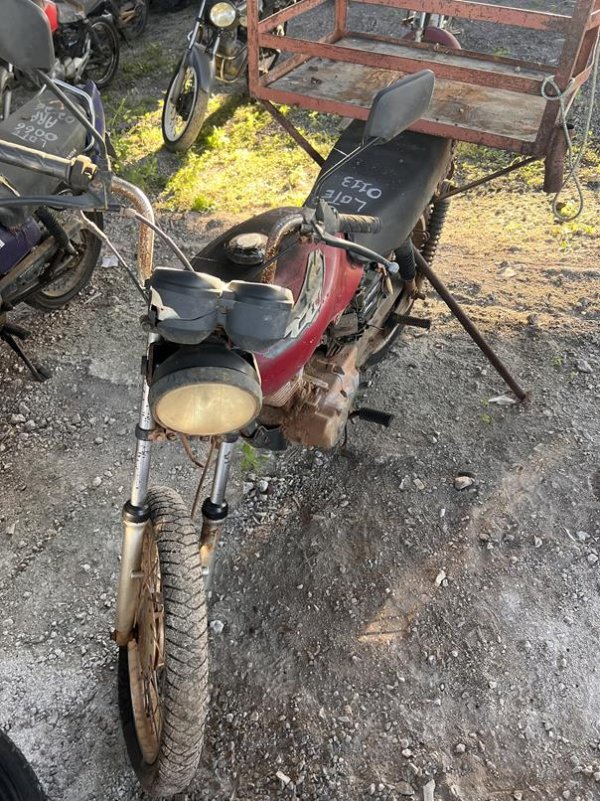 Foto de HONDA/CG 125 TITAN KS, ANO/MOD 2003/2004, COR VERMELHO, COMBUSTIVEL GASOLINA, PLACA MUS4597 - AL, RENAVAM 813287952, ID CHASSI 9C2JC30104R00