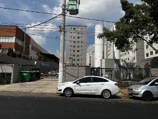 Foto de Apartamento em leilão no bairro Parque São Lourenço em São Paulo - SP