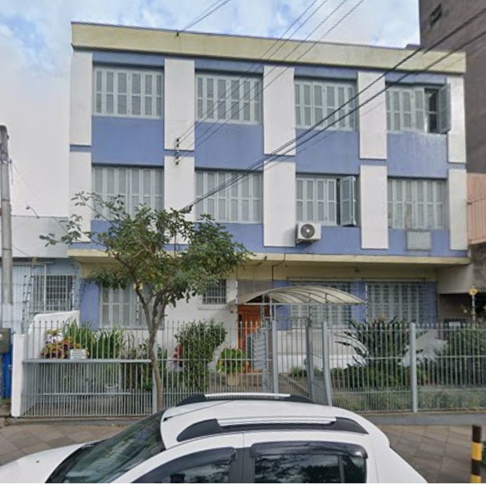 Foto de Apartamento em leilão no Edifício Maria Inês em Porto Alegre - RS