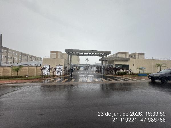 Foto de Apartamento em leilão no bairro Jardim Esmeralda em Sertãozinho - SP