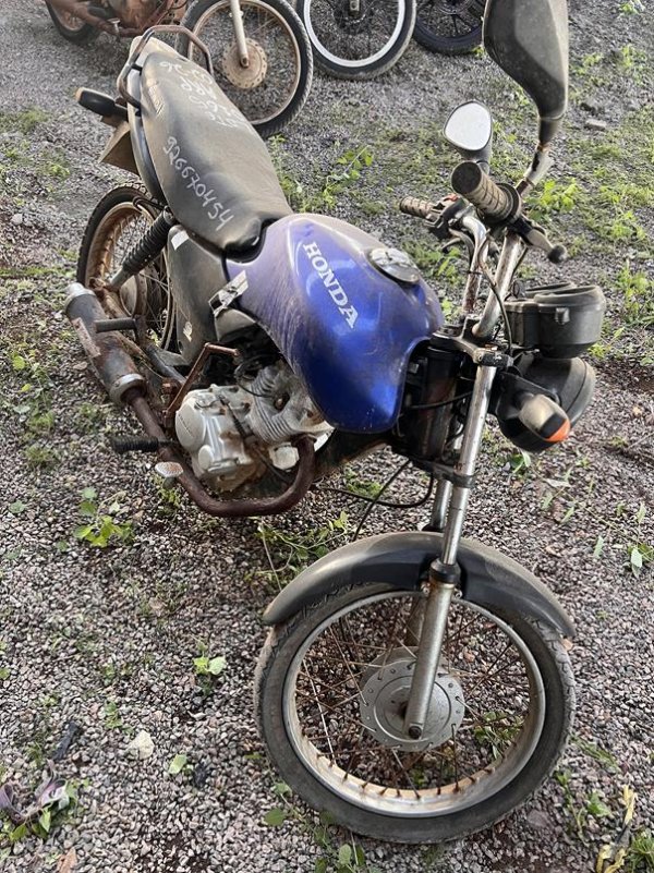 Foto de HONDA/CG 125 FAN, ANO/MOD 2005/2005, COR AZUL, COMBUSTIVEL GASOLINA, PLACA MVG7796 - AL, RENAVAM 872468968, ID CHASSI 9C2JC30705R109186, ID