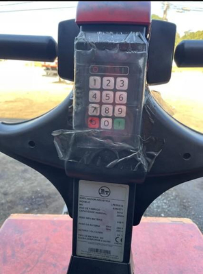 Foto de Transpaleteira elétrica marca BT ano 2014 para 2000 kg